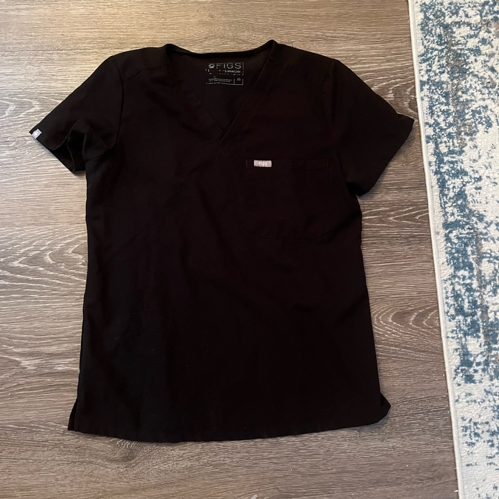 FIGS Casma Three Pocket Black Scrub Top